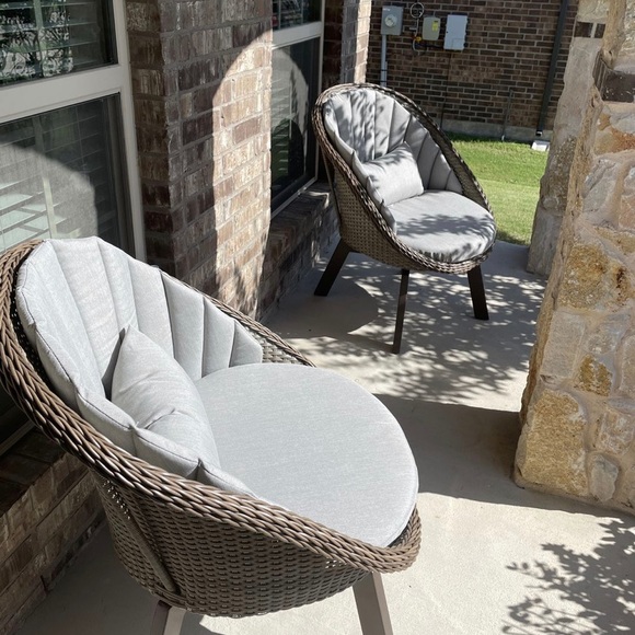 2 Outdoor gray wicker chairs - Picture 2 of 2